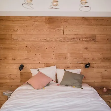Le Mayou Bed & Breakfast *