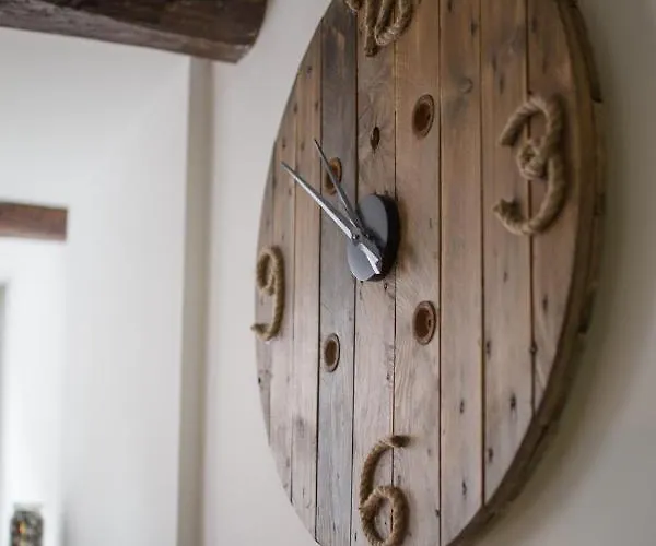 Nocleg ze śniadaniem Le Mayou 3*