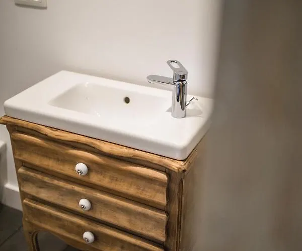 Nocleg ze śniadaniem Le Mayou 3*