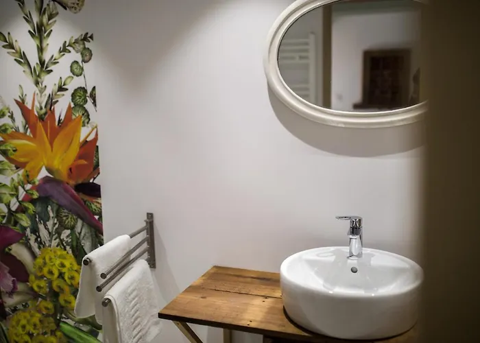 Le Mayou Nocleg ze śniadaniem 3*