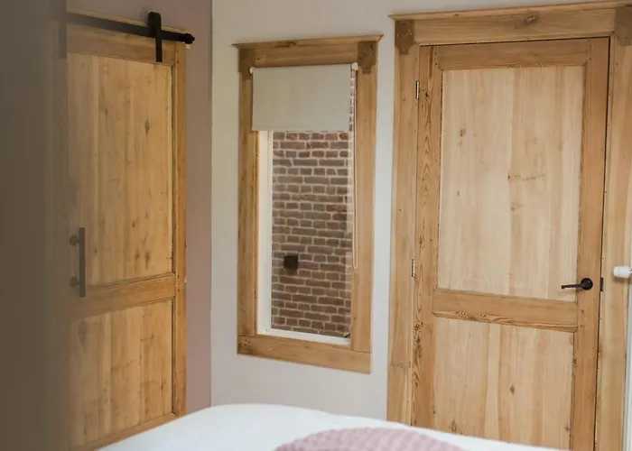 Le Mayou Nocleg ze śniadaniem 3*