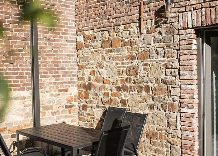 Le Mayou Nocleg ze śniadaniem 3*